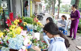Hoa tươi, quà tặng đắt hàng ngày Quốc tế Phụ nữ 8-3